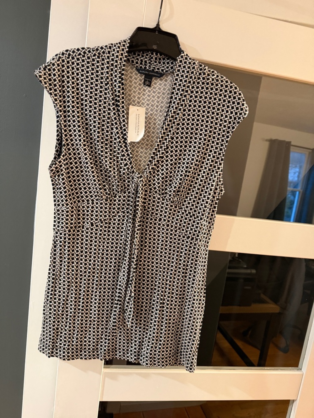 Banana Republic Black & White Printed Cap-Sleeve Tie-Front Top